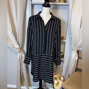 Cremieux size Small EUC White Black Pinstriped Collard Shirt Long Sleeve Dress